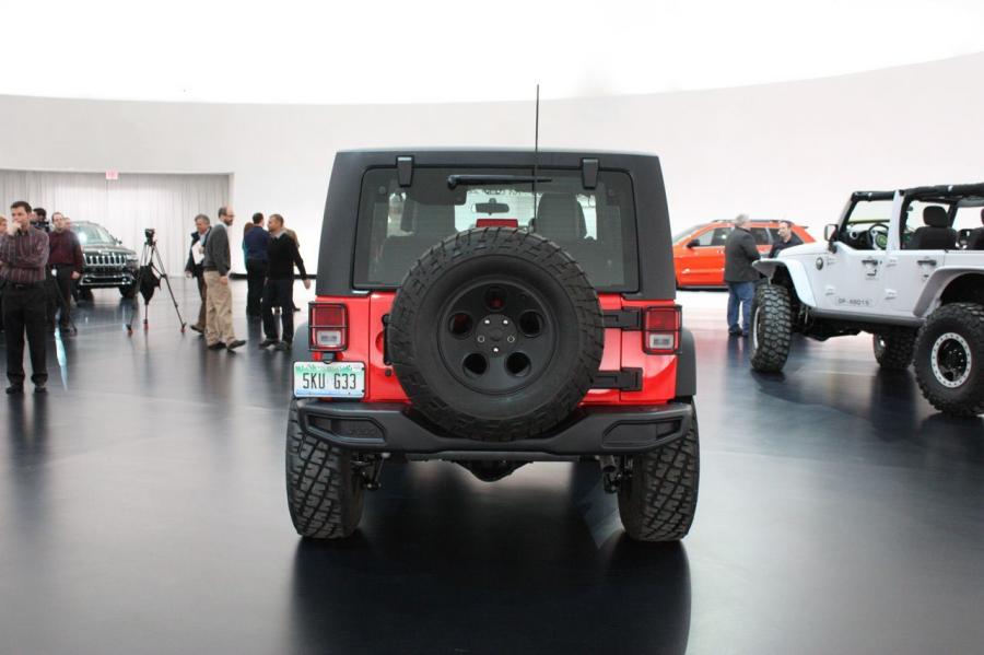  Jeep Wrangler Slim Concept 2013 года  (фото 14 из 19)